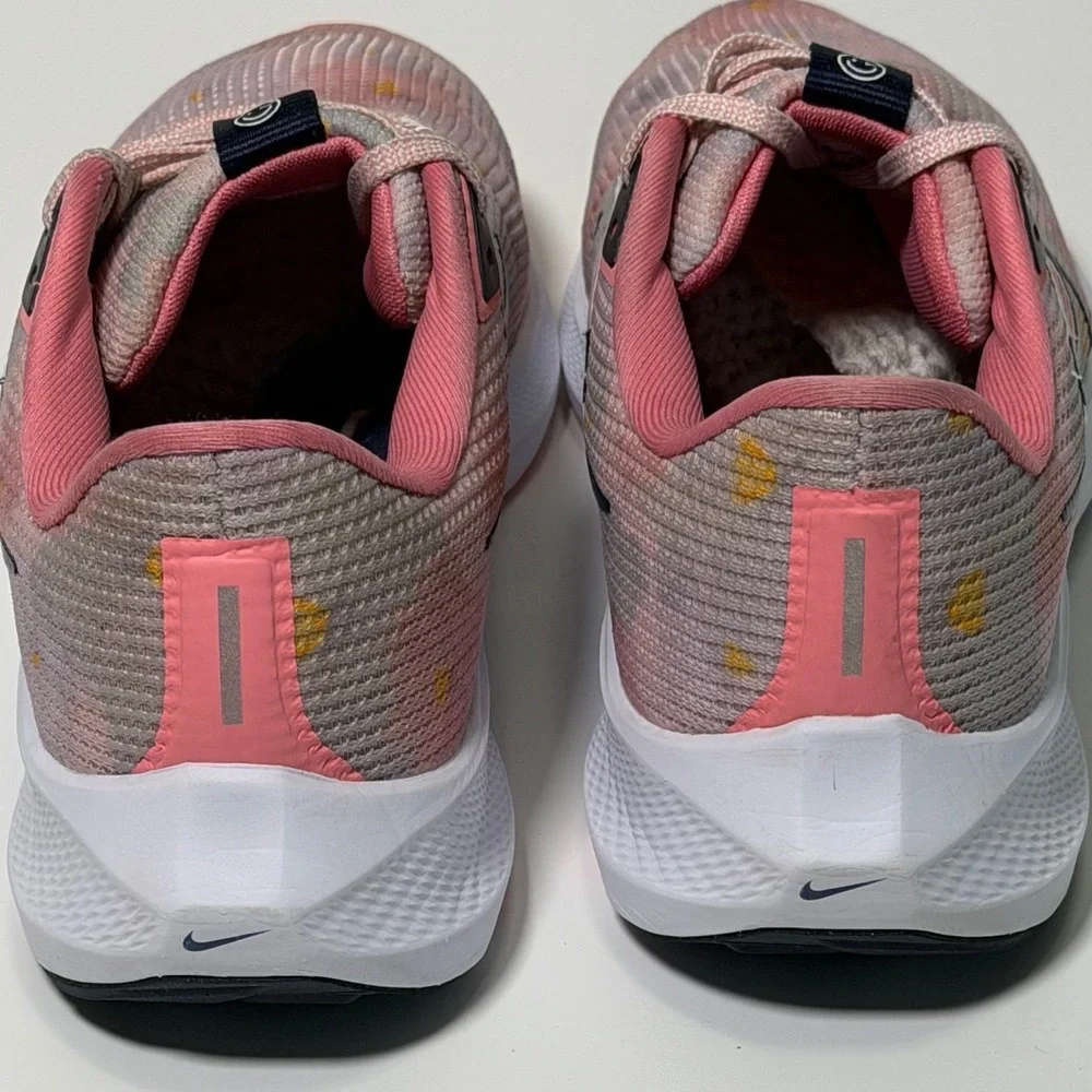 Nike Air Zoom Pegasus 40 Pink Floral Polka Dot Running Shoes Gorpcore Size 11